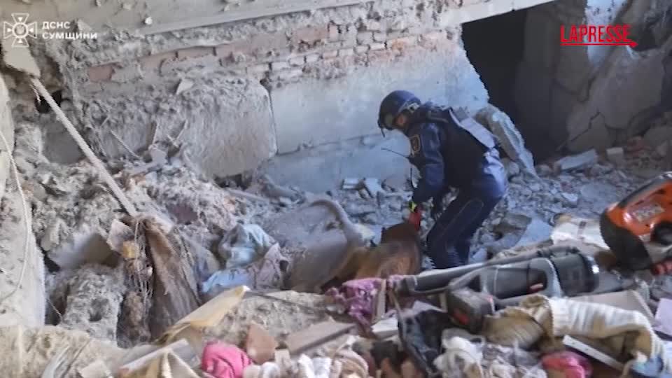 ucraina drone russo su edificio residenziale a sumy feriti da Lapresse.it ucraina drone russo su edificio residenziale a sumy feriti