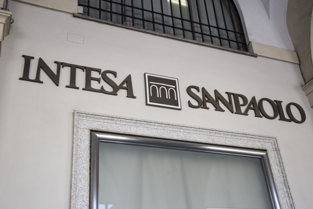 Mps, Intesa risponde a Bpm e lancia l’Opas: offerta da 30,6 miliardi e premio del 12,5%