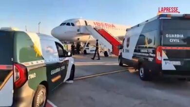 Papa Leone XIV in Spagna, Guarda Civil ispeziona il suo aereo prima della partenza per Barcellona