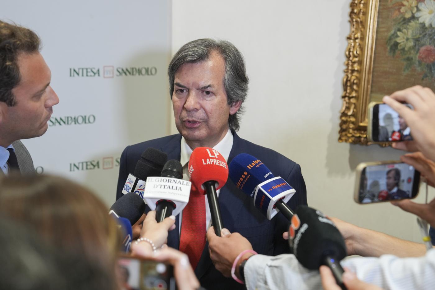 mps intesa lancia opas da 30 miliardi a unipol 635 filiali per bper siena avvia valutazioni da Lapresse.it mps intesa lancia opas da 30 miliardi a unipol 635 filiali per bper siena avvia valutazioni