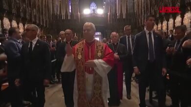 Papa Leone XIV in Spagna, il Pontefice parla in catalano durante la preghiera nella Cattedrale di Barcellona