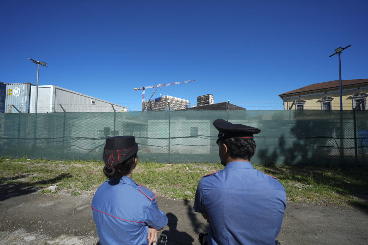 Consolato Usa a Milano, resta in carcere il reclutatore di operai per conto di Caddell Consolato Usa a Milano, resta in carcere il reclutatore di operai per conto di Caddell