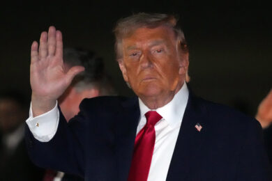 Iran, attacchi Usa contro Teheran dopo l’elicottero abbattuto. Trump: “Dovevamo rispondere”