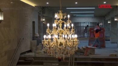 Città del Messico, la metropolitana di Hidalgo diventa famosa per i suoi lampadari