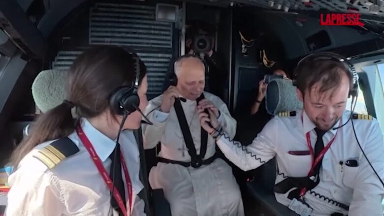 Spagna, il Papa con i piloti sul volo Madrid-Barcellona: il messaggio ai passeggeri