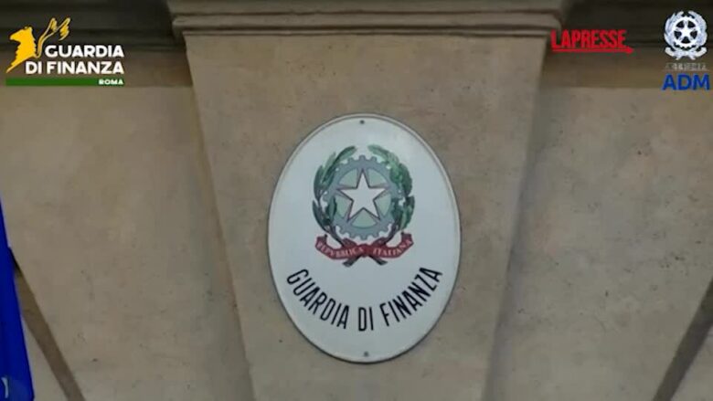 Roma, arriva dalla Spagna con 23 kg di cocaina nascosta nel doppiofondo dell'auto: arrestato un cittadino tedesco