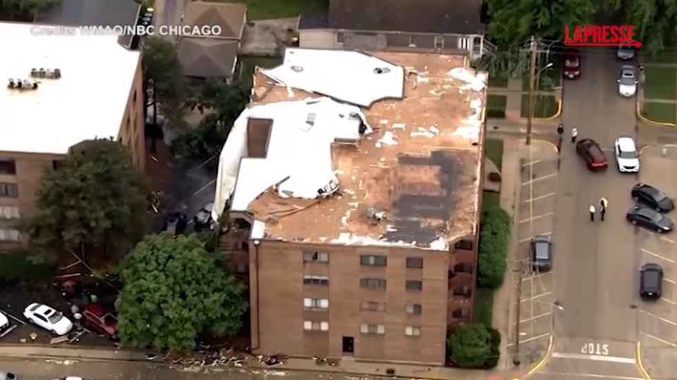 usa temporali nel midwest tetti scoperchiati e alberi abbattuti a chicago da Lapresse.it usa temporali nel midwest tetti scoperchiati e alberi abbattuti a chicago