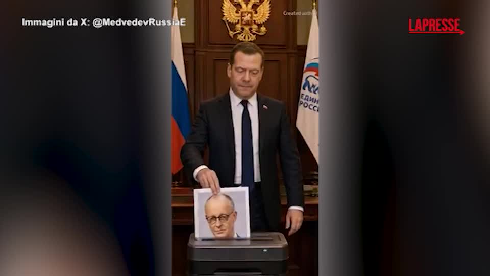russia medvedev distrugge foto di merz starmer e von der leyen il video fatto con ai da Lapresse.it russia medvedev distrugge foto di merz starmer e von der leyen il video fatto con ai