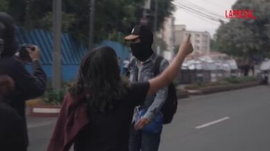 Mondiali 2026, proteste e scontri prima di Messico-Sudafrica