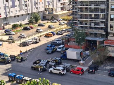 Roma, blitz anticrimine a Tor Bella Monaca: due arresti, identificate circa 100 persone