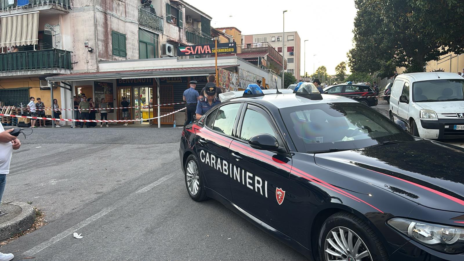 pozzuoli sparatoria in strada 25enne ferito alle gambe da Lapresse.it pozzuoli sparatoria in strada 25enne ferito alle gambe