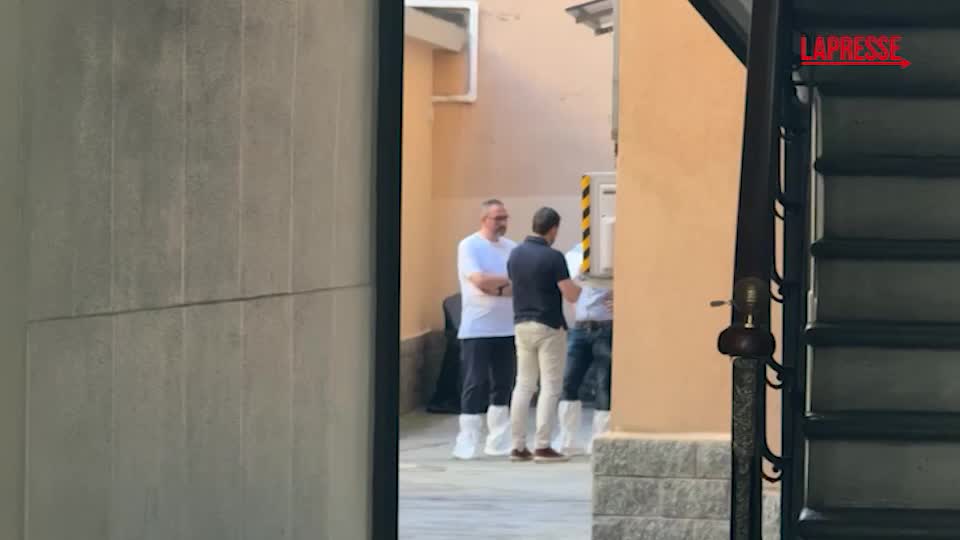 milano 61enne trovato morto in casa colpito alla testa indagini in corso da Lapresse.it milano 61enne trovato morto in casa colpito alla testa indagini in corso