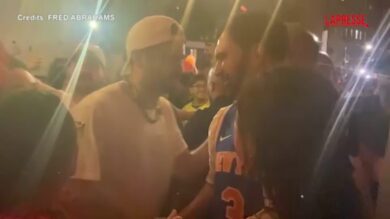 Knicks campioni Nba, Mamdani fa festa con i tifosi a New York