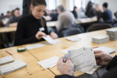 Svizzera, referendum su limite a popolazione: il no vince con il 54,8%