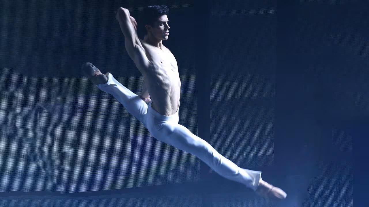 roberto bolle in tv con 8216ballo in bianco8217 lo speciale di rai1 da Lapresse.it roberto bolle in tv con 8216ballo in bianco8217 lo speciale di rai1