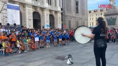 Torino celebra 50 anni del metodo Suzuki con flashmob musicale