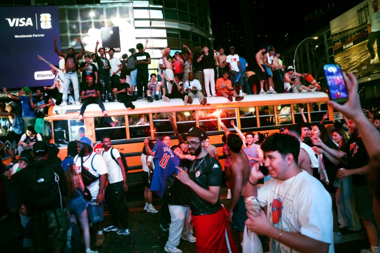 Nba Finals 2026, Spurs ko e Knicks campioni dopo 53 anni: a New York esplode la festa