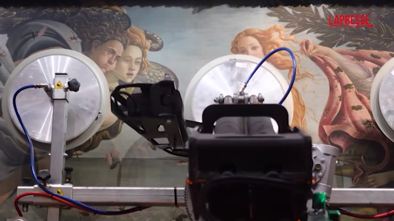 uffizi riaprono le sale del botticelli venere guarda negli occhi primavera da Lapresse.it uffizi riaprono le sale del botticelli venere guarda negli occhi primavera