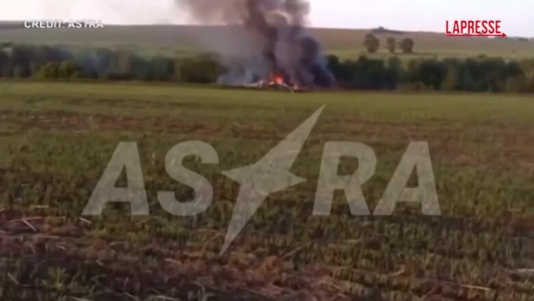 Siberia, bombardiere russo si schianta durante volo di addestramento