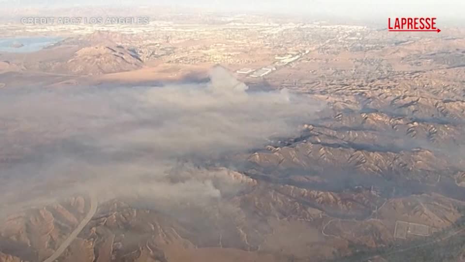 los angeles autostrade chiuse per un grande incendio boschivo da Lapresse.it los angeles autostrade chiuse per un grande incendio boschivo