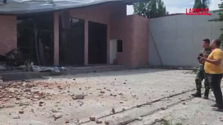 Terremoto in Indonesia, edificio crolla dopo una scossa di magnitudo 6.7