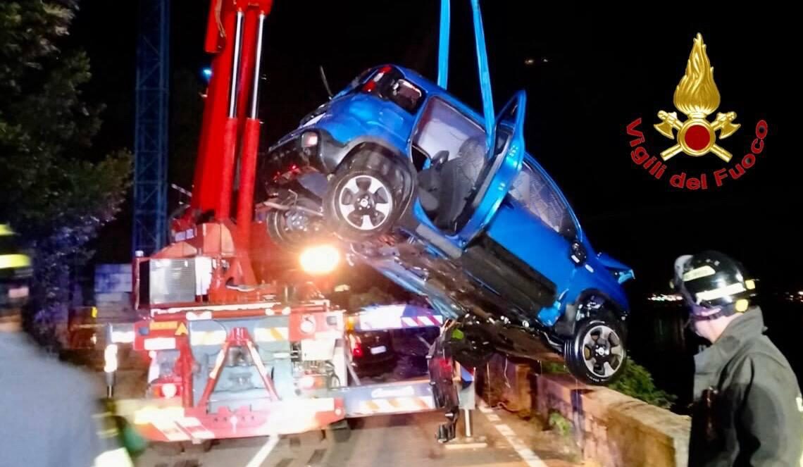 un8217auto cade nel lago di como grave una donna recuperato il corpo di un uomo da Lapresse.it un8217auto cade nel lago di como grave una donna recuperato il corpo di un uomo