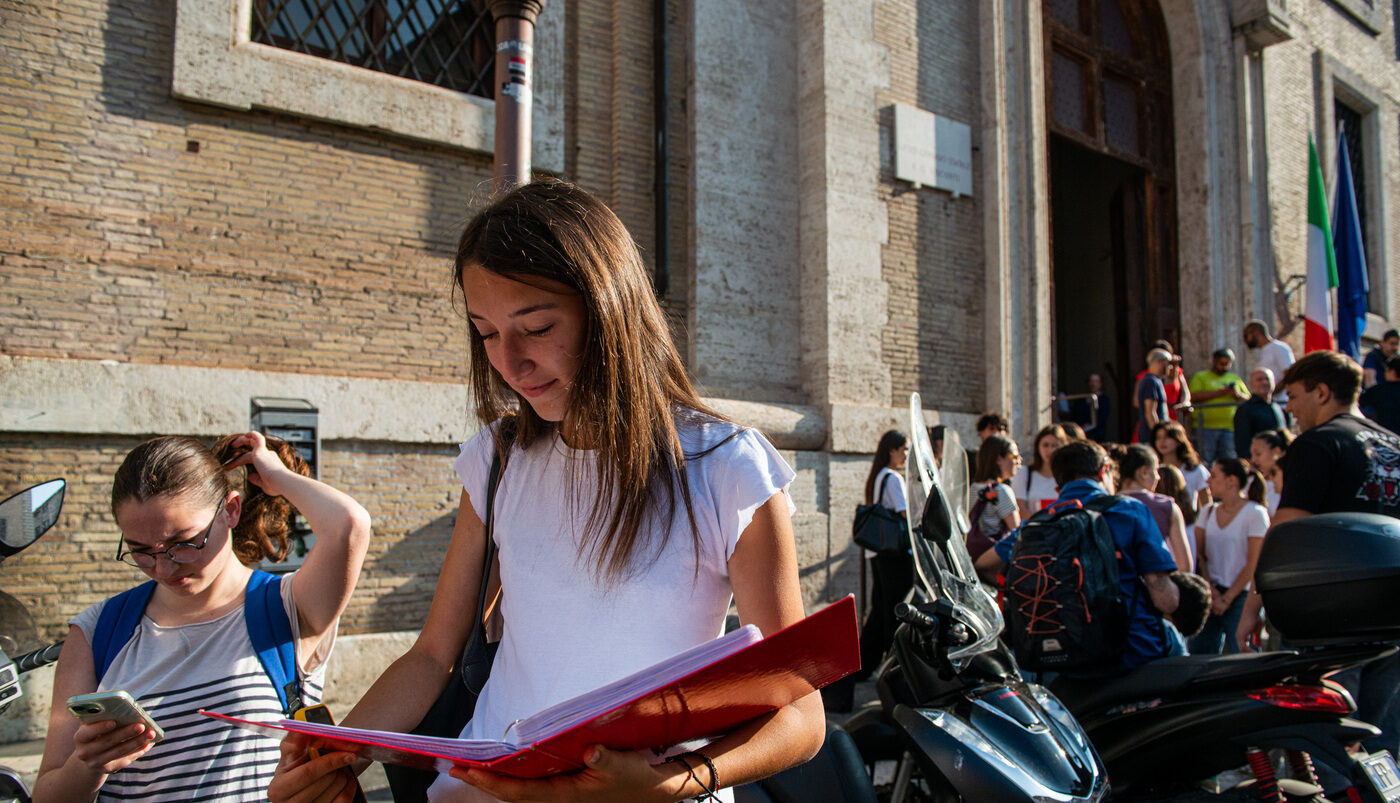 Maturità 2026, oggi il sorteggio della lettera per il calendario degli orali Maturità 2026, oggi il sorteggio della lettera per il calendario degli orali