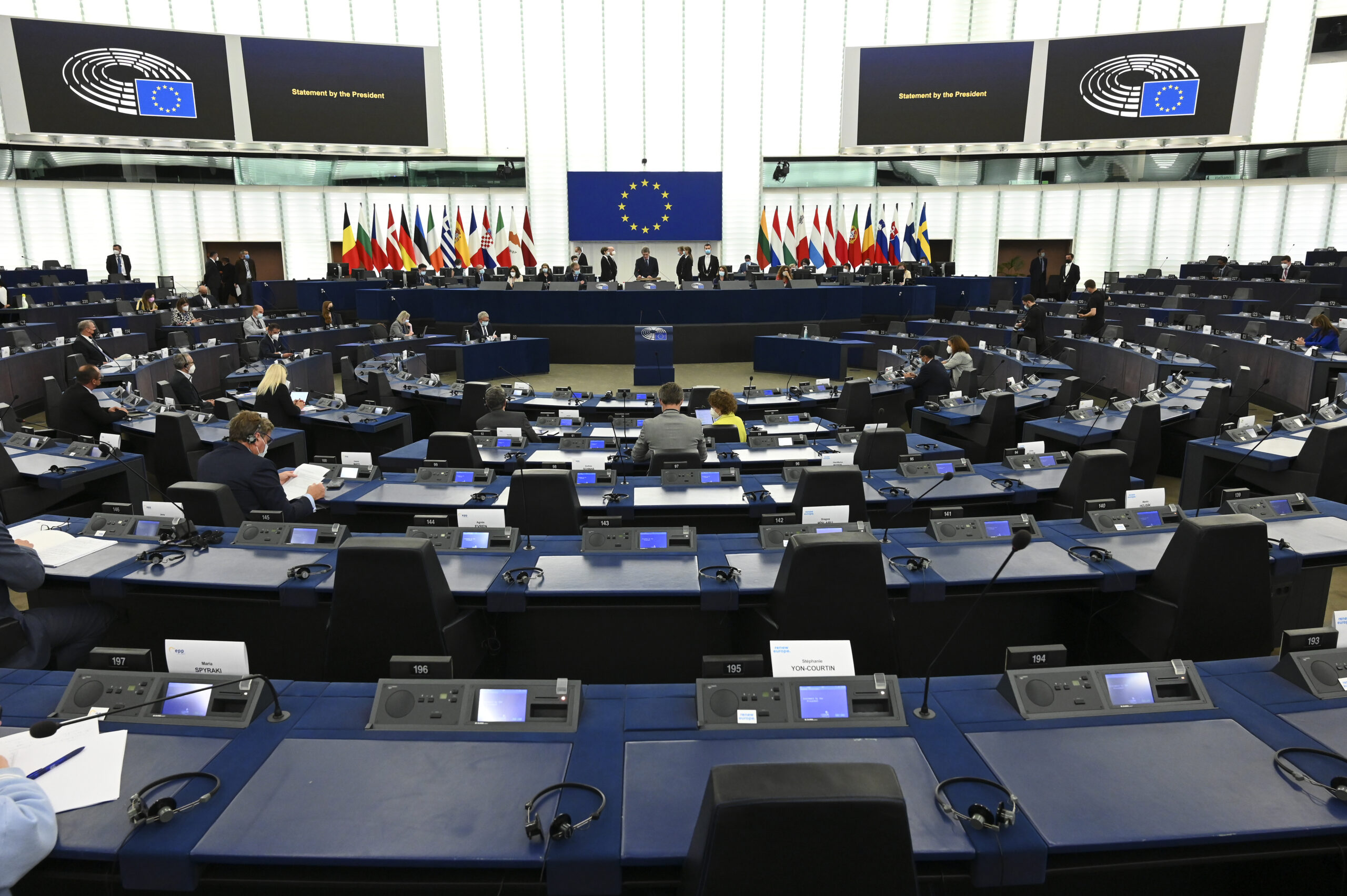 Dazi, il Parlamento europeo approva l’intesa commerciale tra Ue e Stati Uniti Dazi, il Parlamento europeo approva l’intesa commerciale tra Ue e Stati Uniti
