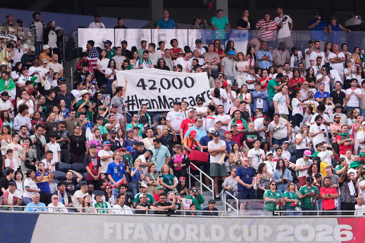 Mondiali 2026, l’Iran debutta con un pareggio: 2-2 con la Nuova Zelanda: i tifosi si girano durante l’inno Mondiali 2026, l’Iran debutta con un pareggio: 2-2 con la Nuova Zelanda: i tifosi si girano durante l’inno