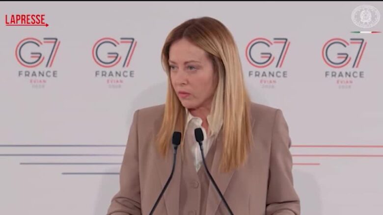 Social media, Meloni: "Divieto non basta, serve coinvolgere piattaforme"