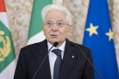 Intelligenza artificiale, Mattarella: “In gioco la sicurezza della società”