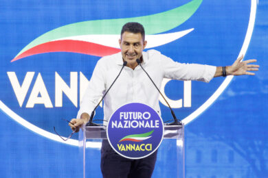 Vannacci: “Il femminicidio non esiste, aberrazione giuridica”. Bufera per le parole del generale