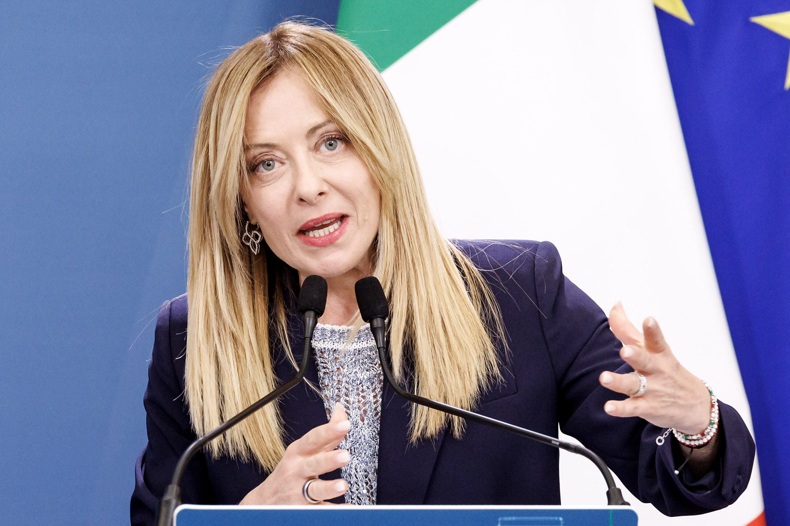 Migranti, ok dal Parlamento Ue al regolamento sui rimpatri. Meloni: “Svolta storica frutto lavoro Italia” Migranti, ok dal Parlamento Ue al regolamento sui rimpatri. Meloni: “Svolta storica frutto lavoro Italia”