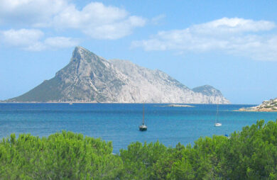 Tavolara Bay, resort di lusso a Cala Finanza: la Regione Sardegna si oppone