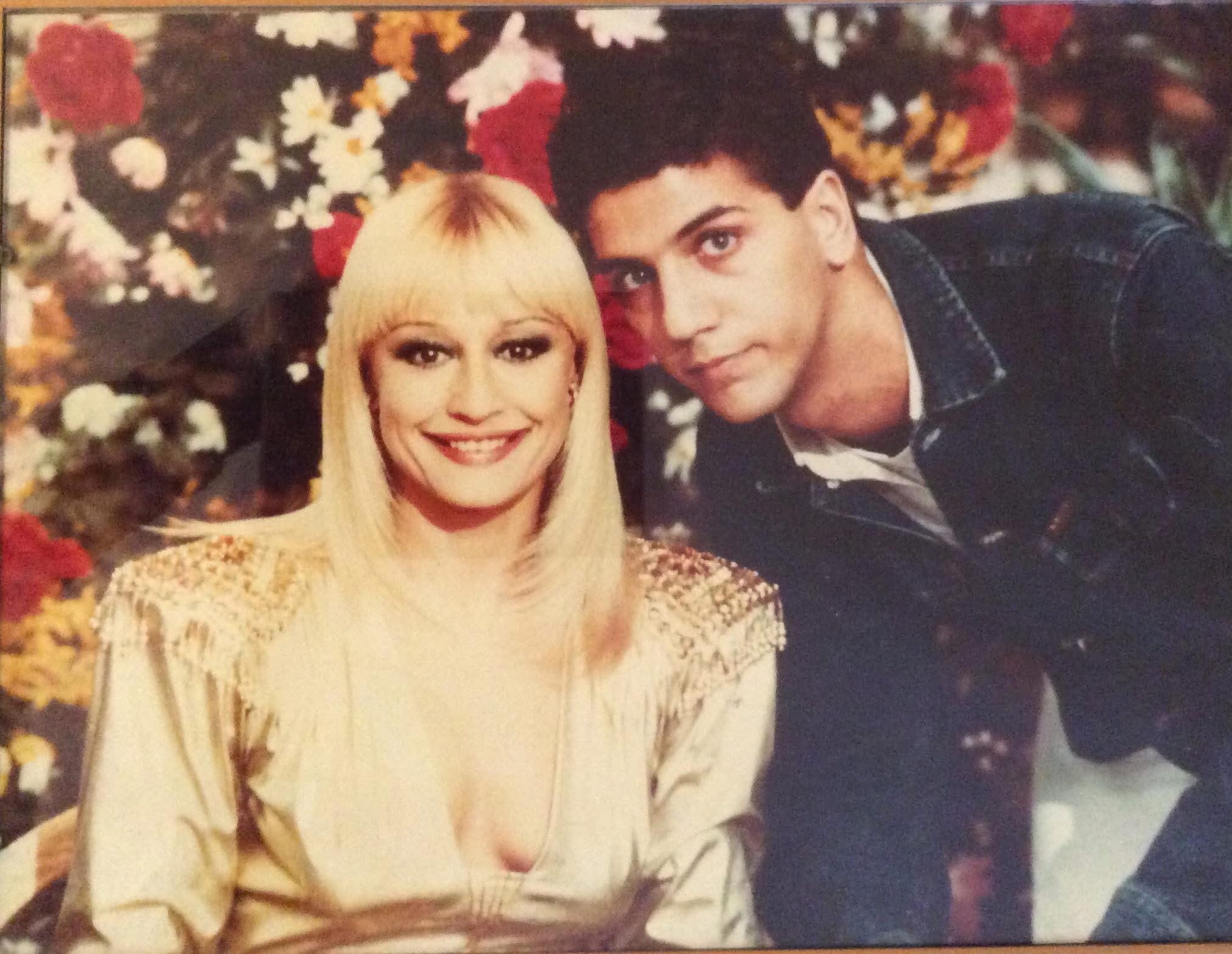 Raffaella Carrà, il suo storico agente Angelo Perrone la ricorda per il suo 83esimo compleanno: “Era unica” Raffaella Carrà, il suo storico agente Angelo Perrone la ricorda per il suo 83esimo compleanno: “Era unica”