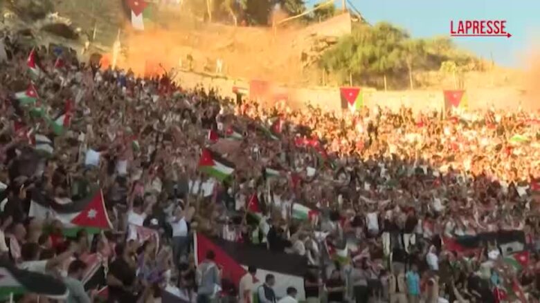 Mondiali 2026, migliaia di tifosi seguono la Giordania nell’Anfiteatro Romano di Amman