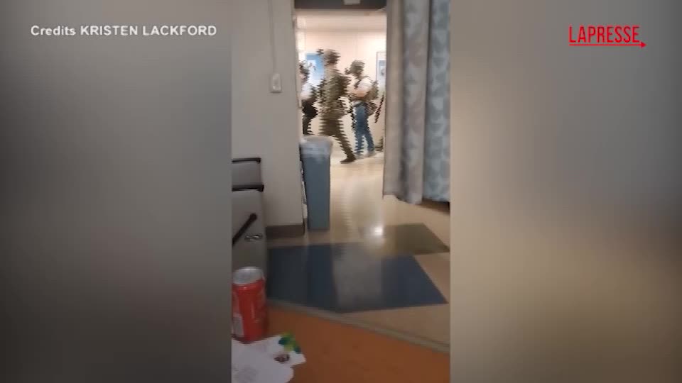 usa sparatoria in un ospedale in delaware il video col cellulare riprende il blitz della polizia da Lapresse.it usa sparatoria in un ospedale in delaware il video col cellulare riprende il blitz della polizia