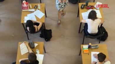 Maturità 2026, studenti sui banchi del Liceo Tenca di Milano per la prima prova scritta