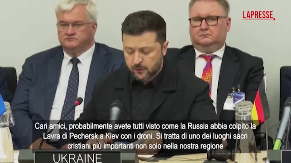 ucraina zelensky raid su mosca risposta a droni russi su chiesa a kiev da Lapresse.it ucraina zelensky raid su mosca risposta a droni russi su chiesa a kiev