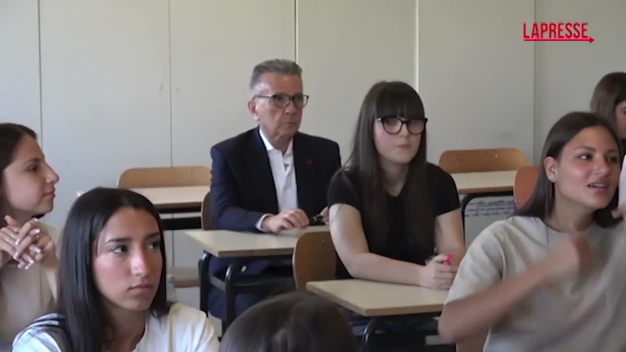 maturit224 2026 pupo torna tra i banchi pi249 emozionato che a un concerto da Lapresse.it maturit224 2026 pupo torna tra i banchi pi249 emozionato che a un concerto