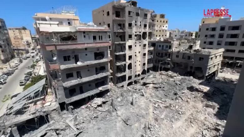 Libano, gli abitanti di Tiro tornano alle loro case distrutte dai raid di Israele