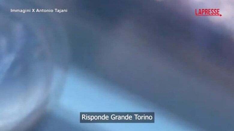 Iran, la nave mercantile "Grande Torino" attraversa Hormuz: il video postato da Tajani