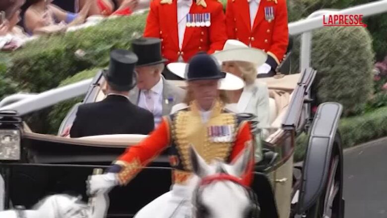 Regno Unito, Stanley Tucci e la moglie Felicity Blunt protagonisti del 'Ladies Day' ad Ascot