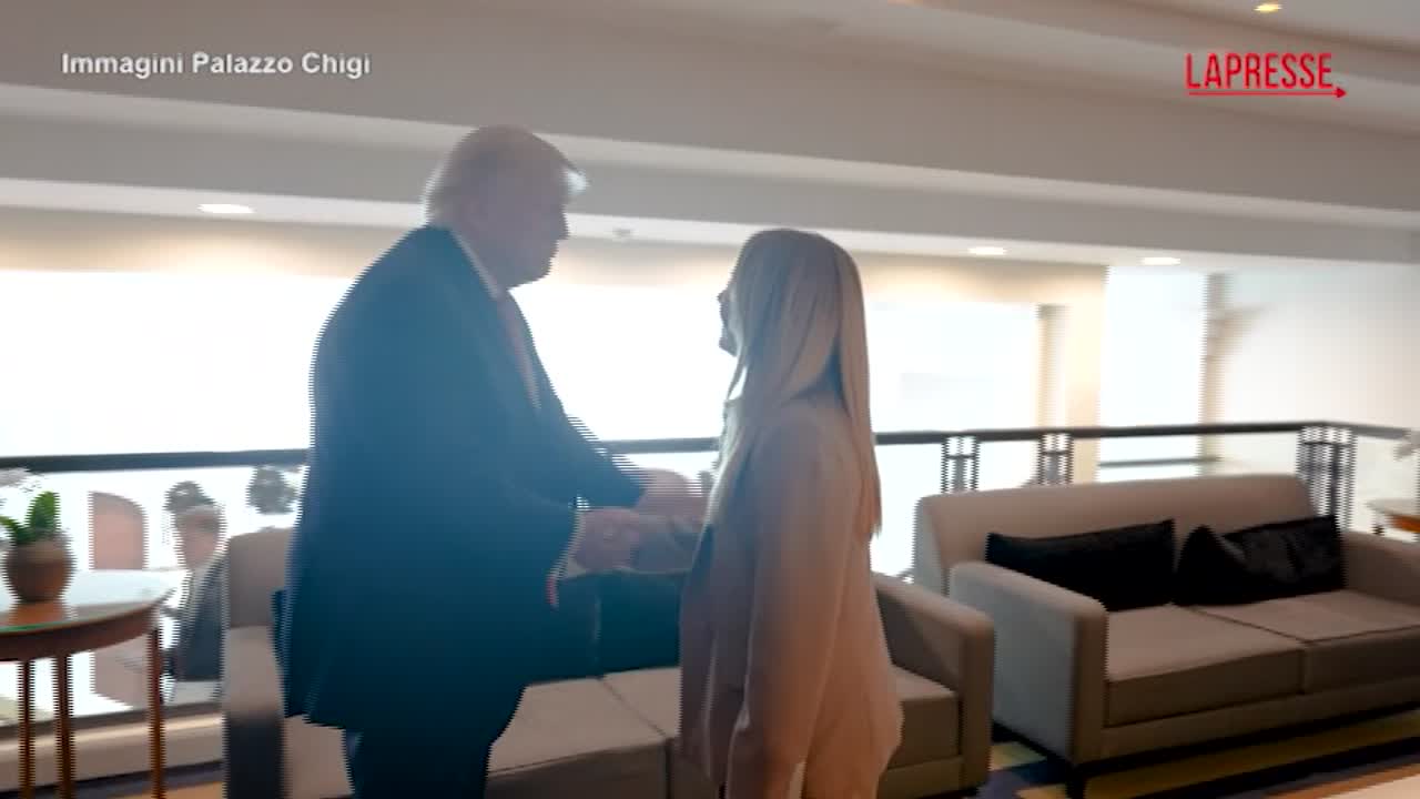 meloni trump incontro al g7 stretta di mano e sorrisi tra la premier e il presidente usa da Lapresse.it meloni trump incontro al g7 stretta di mano e sorrisi tra la premier e il presidente usa