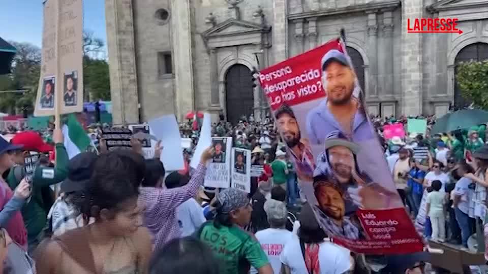 messico a guadalajara la manifestazione per le vittime delle sparizioni forzate da Lapresse.it messico a guadalajara la manifestazione per le vittime delle sparizioni forzate