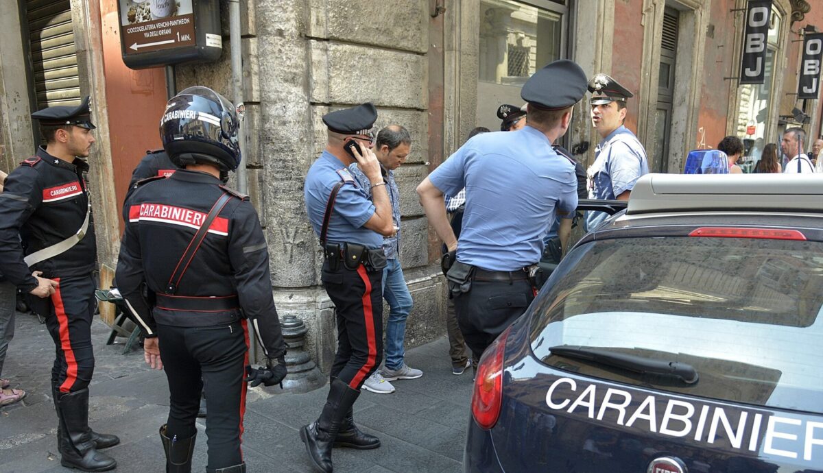 mafia estorsioni ai commercianti a roma arrestato domenica spada membro del clan spada da Lapresse.it mafia estorsioni ai commercianti a roma arrestato domenica spada membro del clan spada
