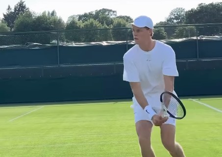 wimbledon 2026 primo allenamento per sinner l8217azzurro difende il titolo da Lapresse.it wimbledon 2026 primo allenamento per sinner l8217azzurro difende il titolo