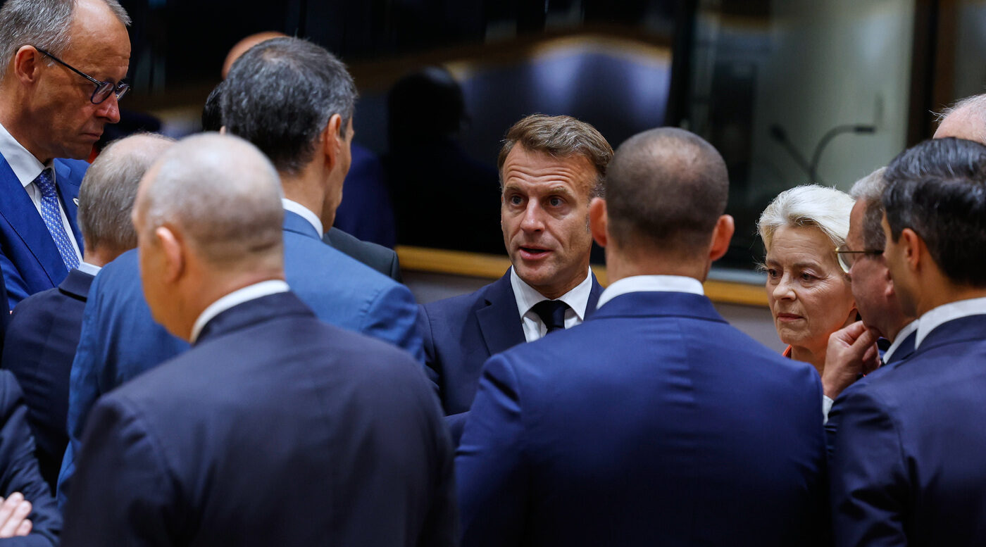 Ucraina, Macron al consiglio Ue: “Gli europei non sono mediatori, devono essere al tavolo” Ucraina, Macron al consiglio Ue: “Gli europei non sono mediatori, devono essere al tavolo”