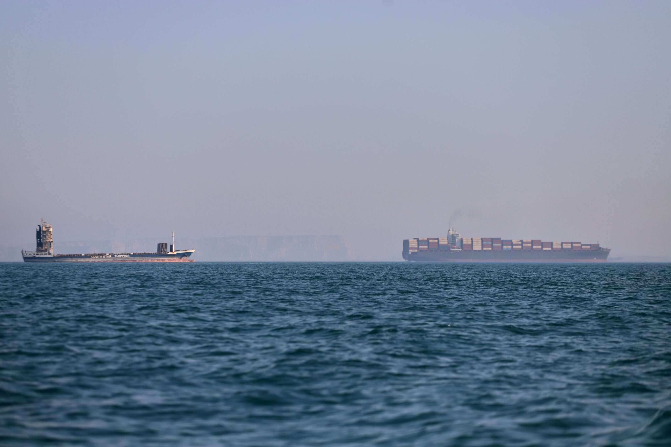 Iran, media Teheran: “Hormuz chiuso fino a sblocco 12 miliardi di asset”. Trump: “Non ci saranno pedaggi”. Netanyahu ordina il cessate il fuoco in Libano Iran, media Teheran: “Hormuz chiuso fino a sblocco 12 miliardi di asset”. Trump: “Non ci saranno pedaggi”. Netanyahu ordina il cessate il fuoco in Libano