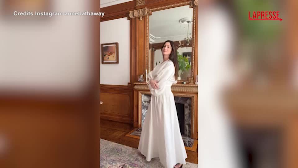 anne hathaway incinta l8217attrice annuncia l arrivo del terzo figlio sui social da Lapresse.it anne hathaway incinta l8217attrice annuncia l arrivo del terzo figlio sui social